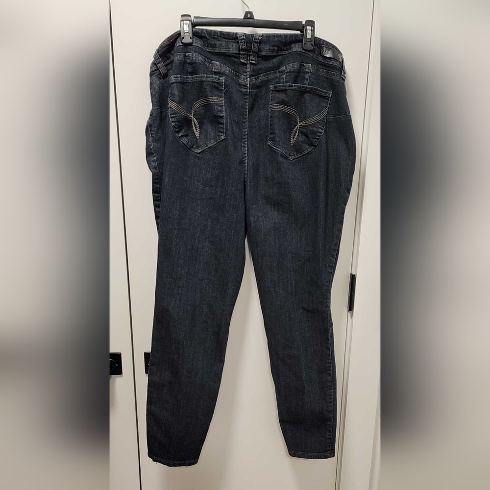 YMI WannaBettaButt Skinny Jeans in Dark Blue Size - 24 - Picture 2 of 6